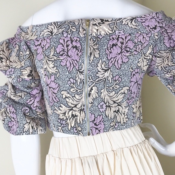 SALE! “Selina” Ruffle Sleeve Crop Top - Picture 2 of 3